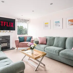 Holiday home Stunning 4 Bedroom House In, Bath